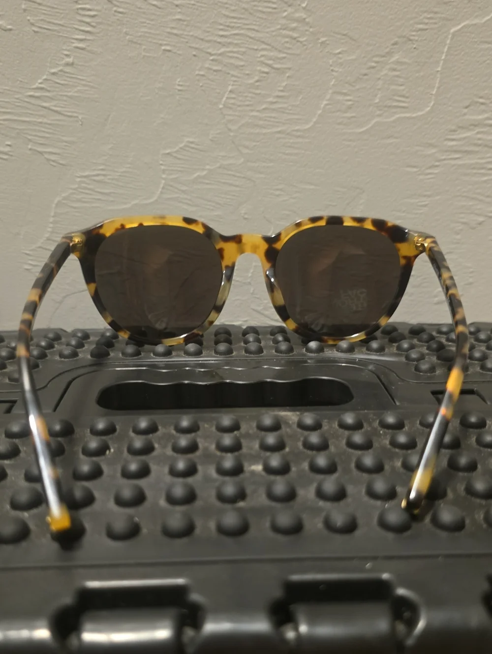 Women's Coach HC8339U Sunglasses In Case